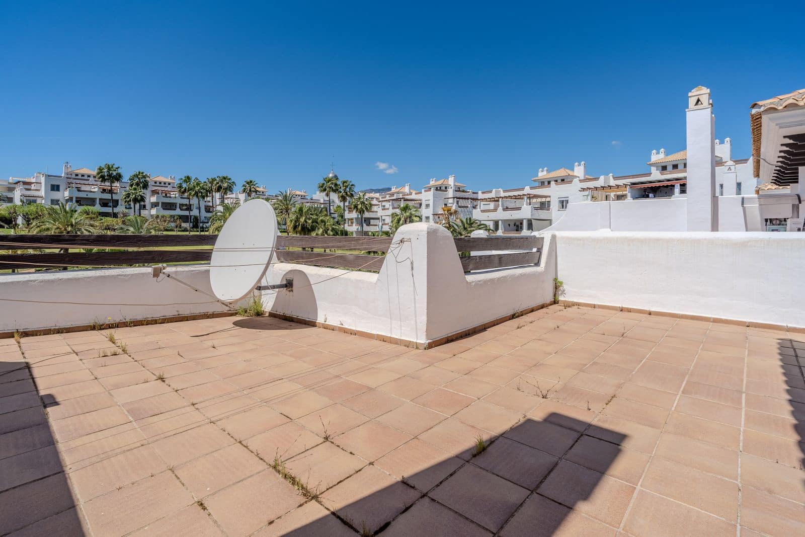 Pareado de 3 habitaciones en Nueva Andalucia en venta - 550.000 € (Ref: 9796383)