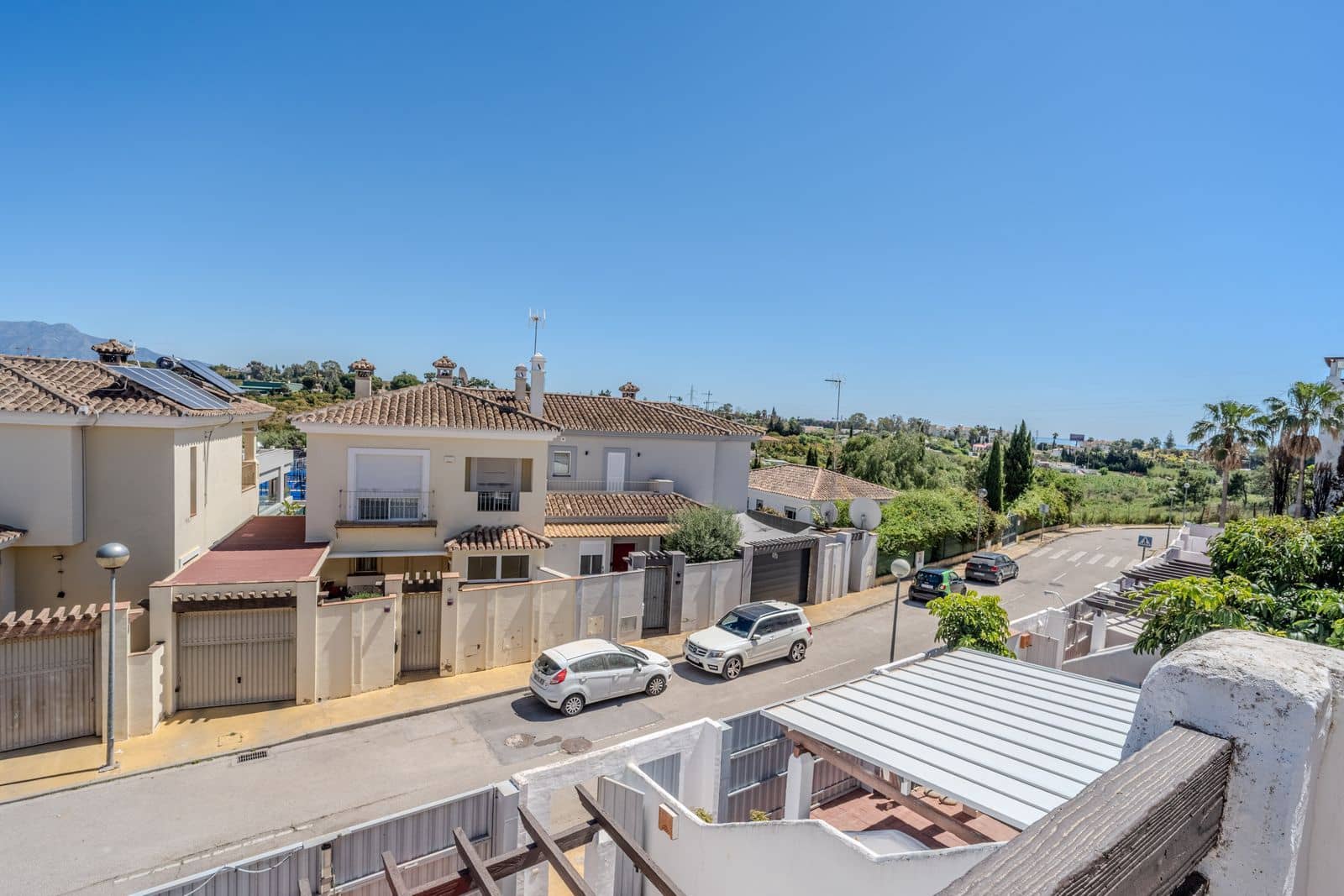 Pareado de 3 habitaciones en Nueva Andalucia en venta - 550.000 € (Ref: 9796383)