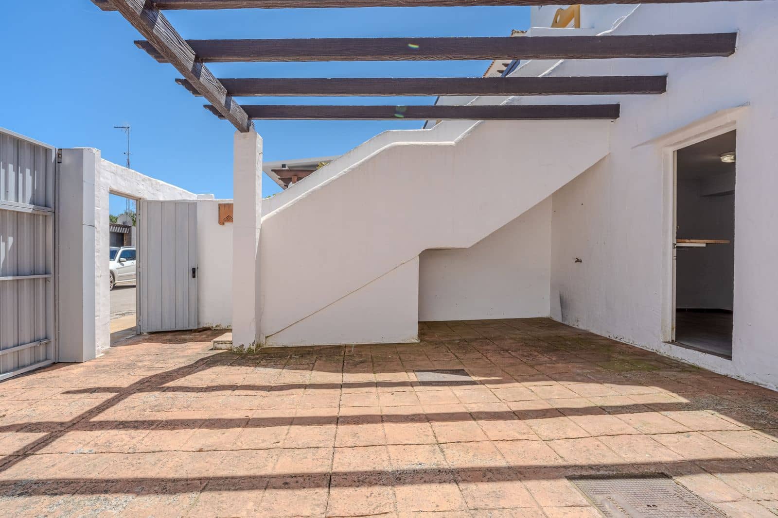 Pareado de 3 habitaciones en Nueva Andalucia en venta - 550.000 € (Ref: 9796383)