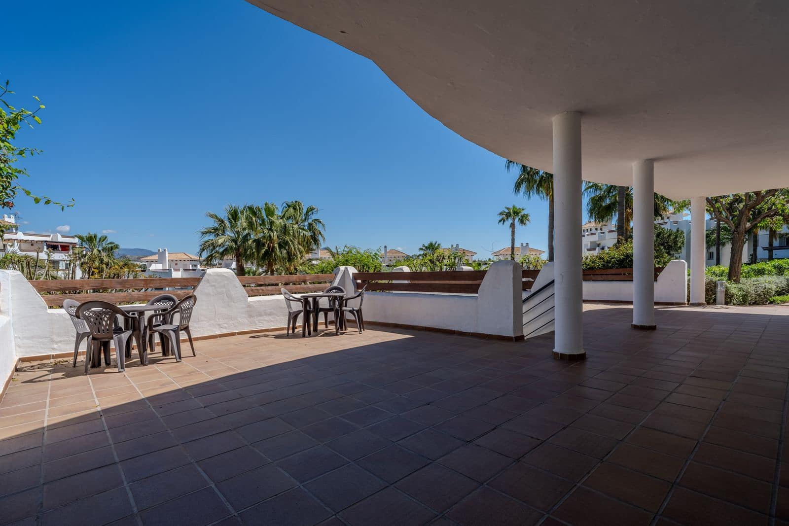 Pareado de 3 habitaciones en Nueva Andalucia en venta - 550.000 € (Ref: 9796383)