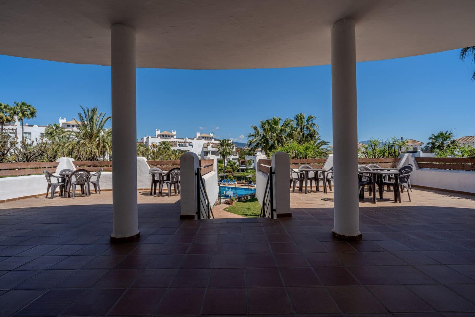 Pareado de 3 habitaciones en Nueva Andalucia en venta - 550.000 € (Ref: 9796383)