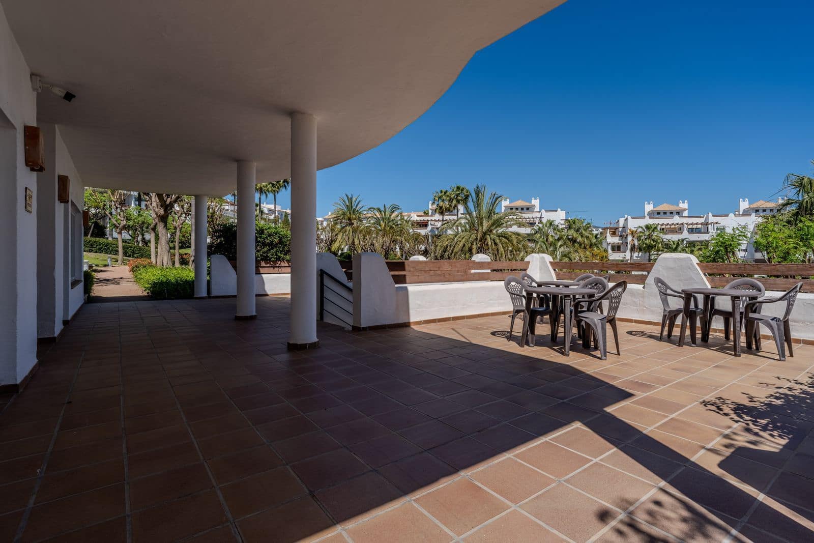 Pareado de 3 habitaciones en Nueva Andalucia en venta - 550.000 € (Ref: 9796383)