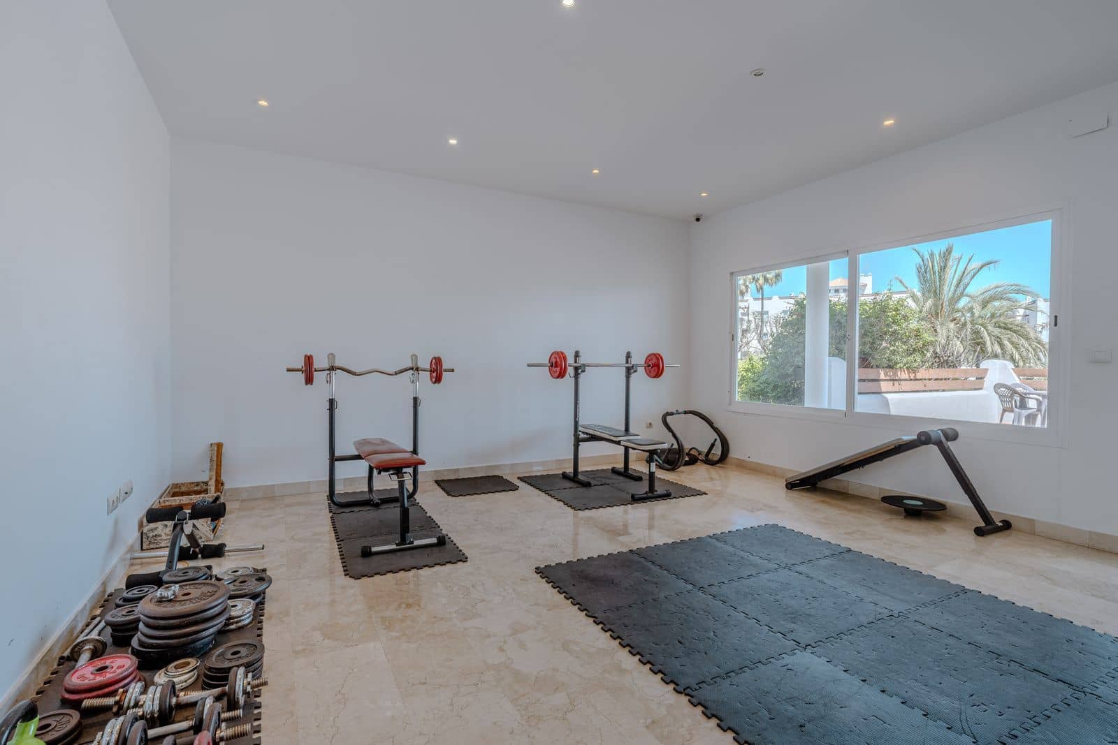 Pareado de 3 habitaciones en Nueva Andalucia en venta - 550.000 € (Ref: 9796383)