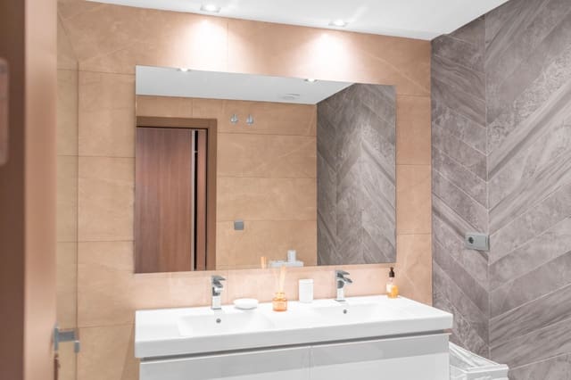 3 soveværelse Lejlighed til salg i La Cala Golf, Mijas - € 510.000 (Ref: 9796396)