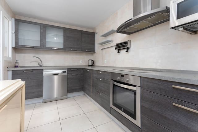 3 chambre Appartement à vendre à Nueva Andalucia, Marbella - 369 000 € (Ref: 9796403)