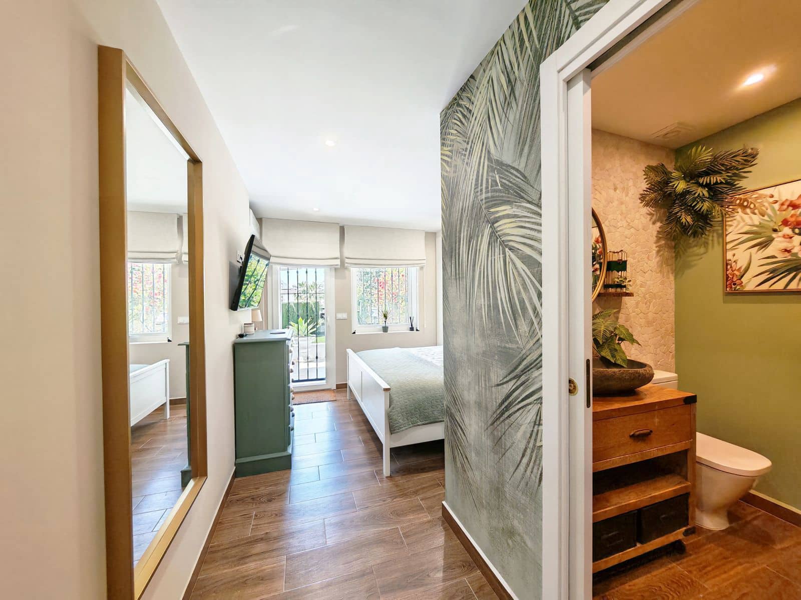 4 bedroom Villa for sale in Calahonda - € 1,150,000 (Ref: 9796407)