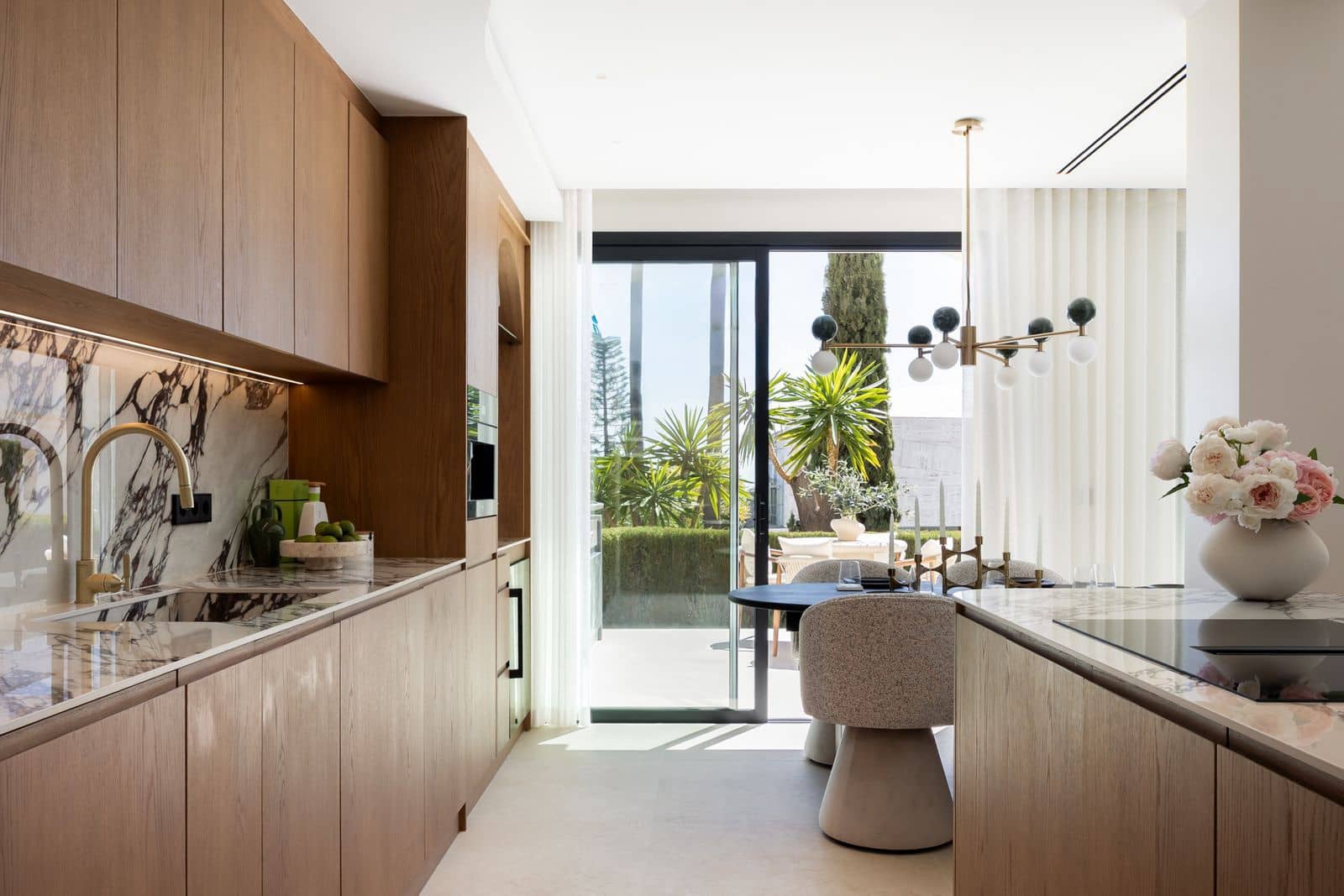 4 bedroom Townhouse for sale in Benahavis - € 1,850,000 (Ref: 9796408)