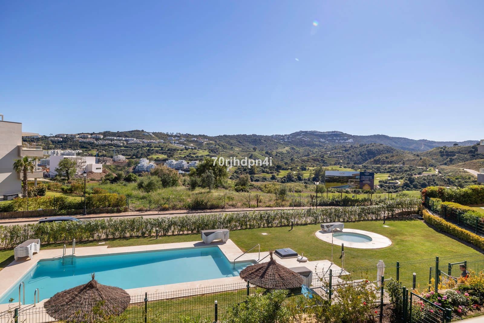 Apartamento de 2 habitaciones en Mijas Costa en venta - 435.000 € (Ref: 9796410)