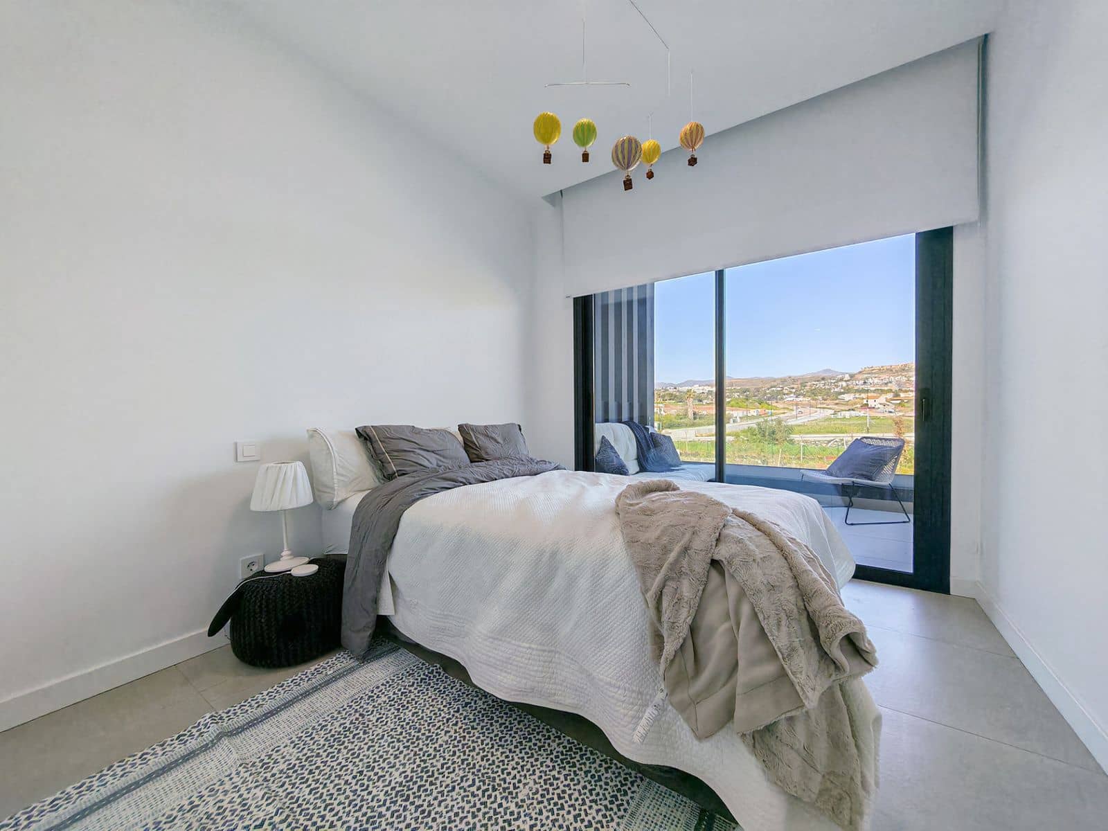 Pareado de 3 habitaciones en Estepona en venta - 785.000 € (Ref: 9796416)