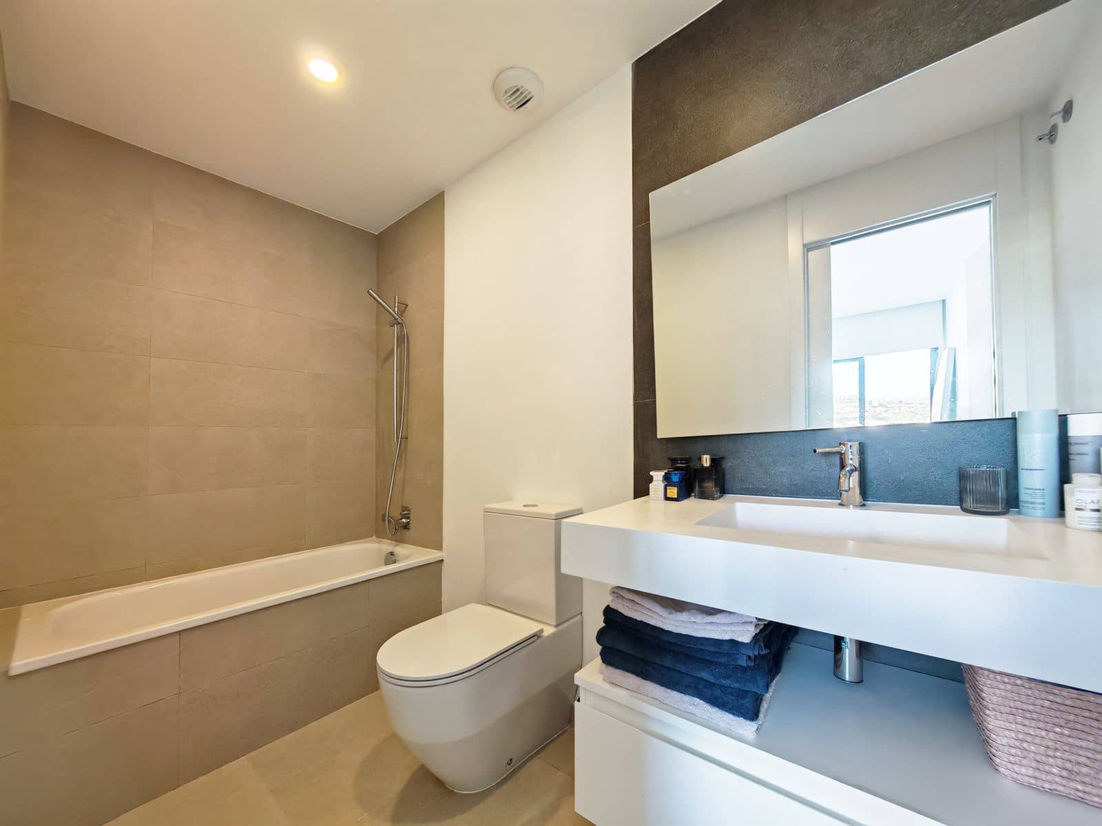 Pareado de 3 habitaciones en Estepona en venta - 785.000 € (Ref: 9796416)