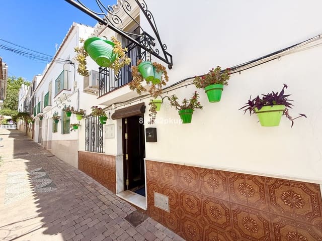 2 makuuhuone Omakotitalo myytävänä paikassa Estepona - 427 500 € (Ref: 9796418)