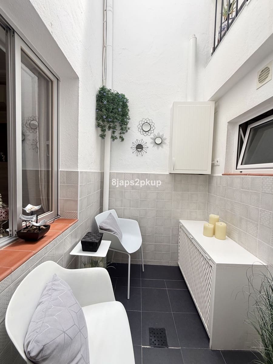 2 makuuhuone Omakotitalo myytävänä paikassa Estepona - 427 500 € (Ref: 9796418)