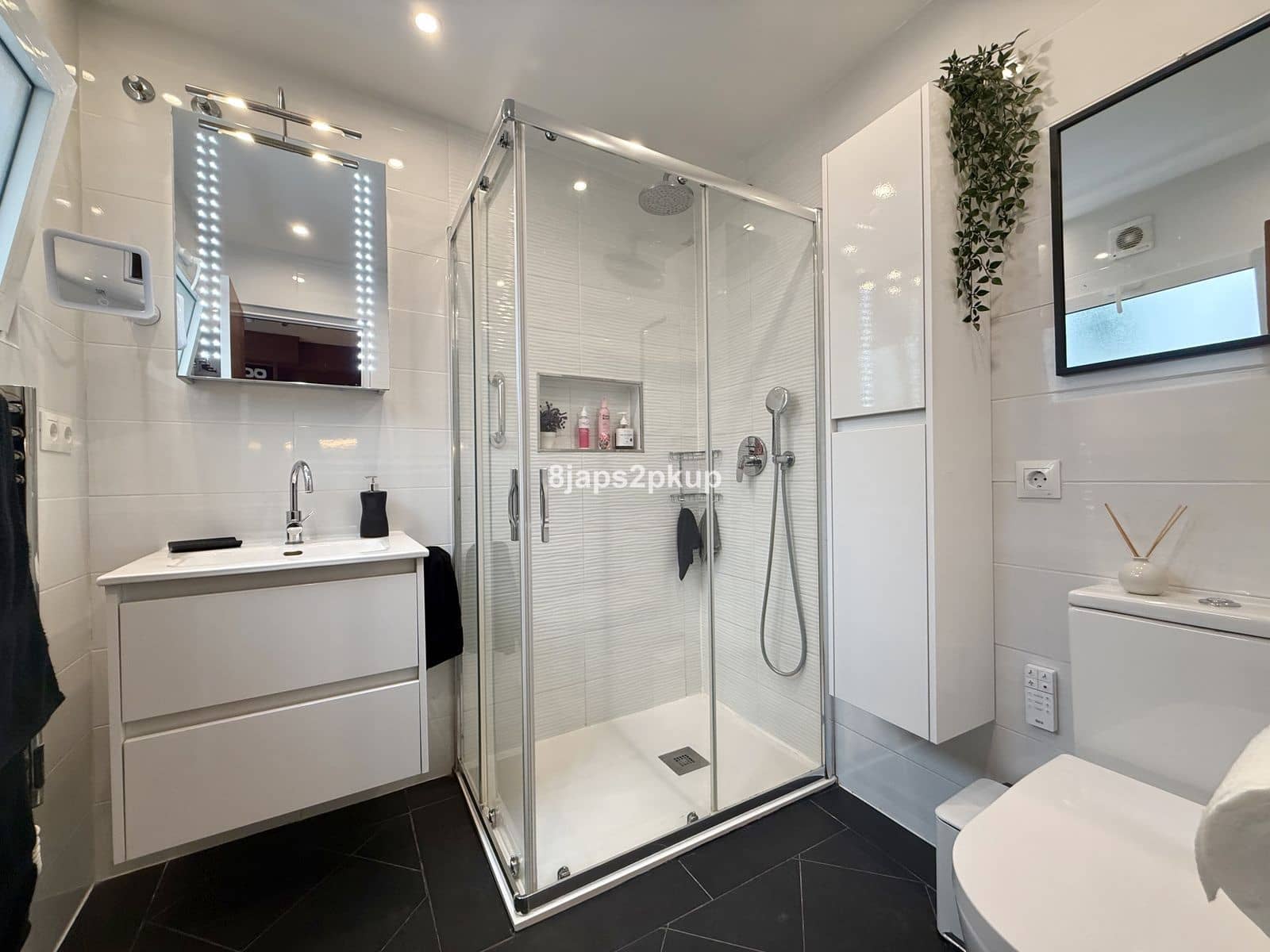 2 makuuhuone Omakotitalo myytävänä paikassa Estepona - 427 500 € (Ref: 9796418)