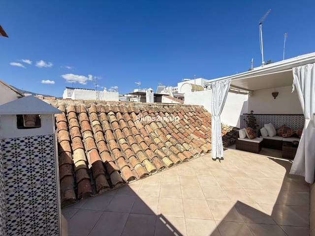 2 makuuhuone Omakotitalo myytävänä paikassa Estepona - 427 500 € (Ref: 9796418)
