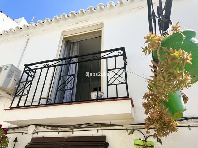 2 makuuhuone Omakotitalo myytävänä paikassa Estepona - 427 500 € (Ref: 9796418)