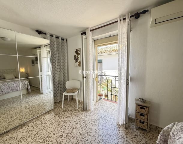 2 makuuhuone Omakotitalo myytävänä paikassa Estepona - 427 500 € (Ref: 9796418)