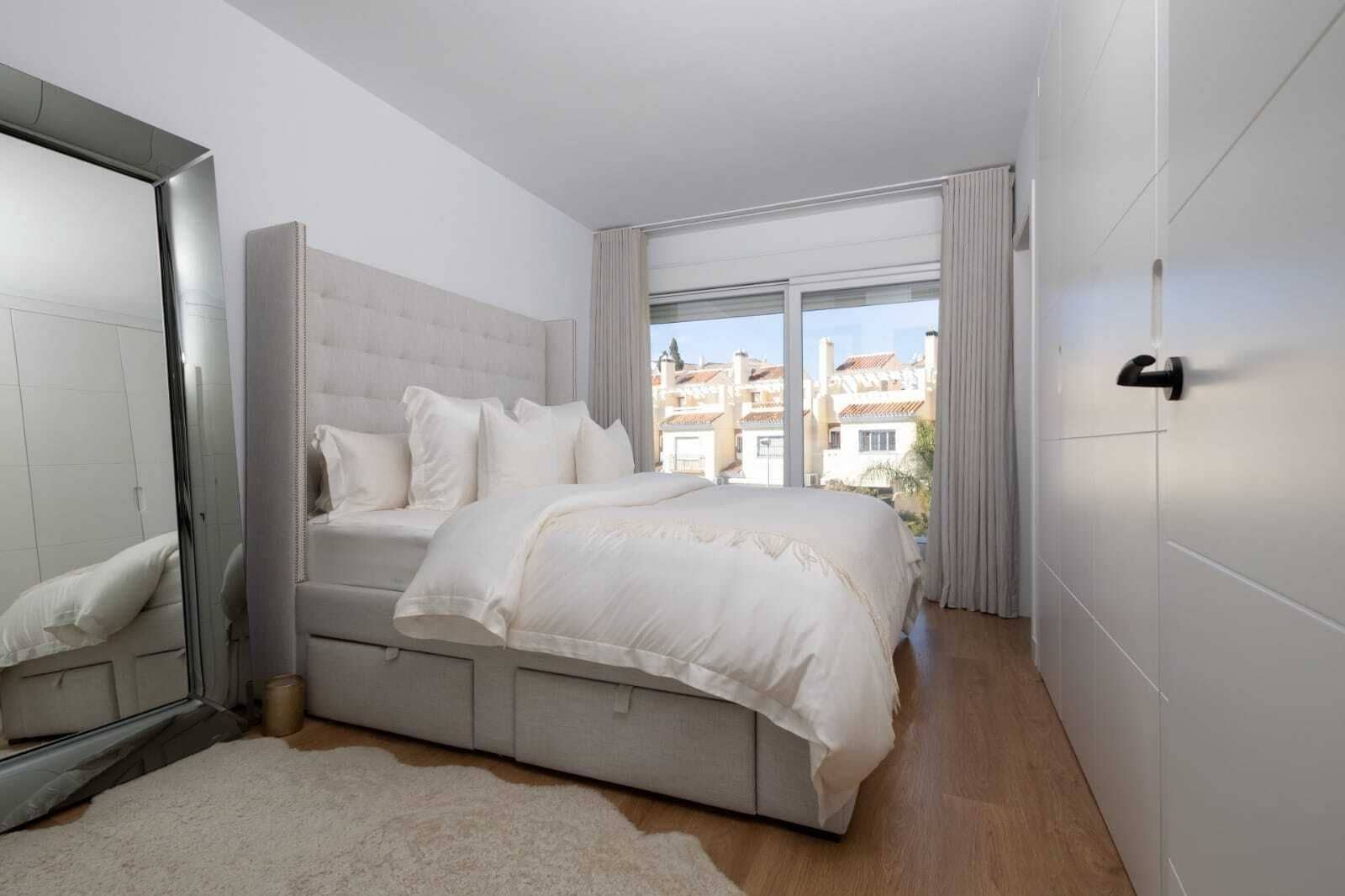 4 bedroom Semi-detached Villa for sale in Calahonda - € 775,000 (Ref: 9796419)