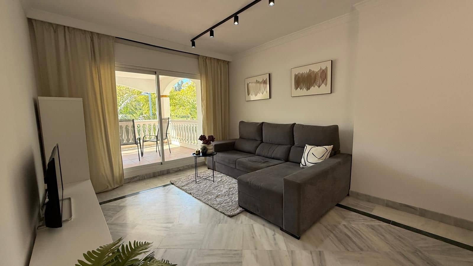 2 soverom Leilighet til salgs i Nueva Andalucia - € 450 000 (Ref: 9796425)