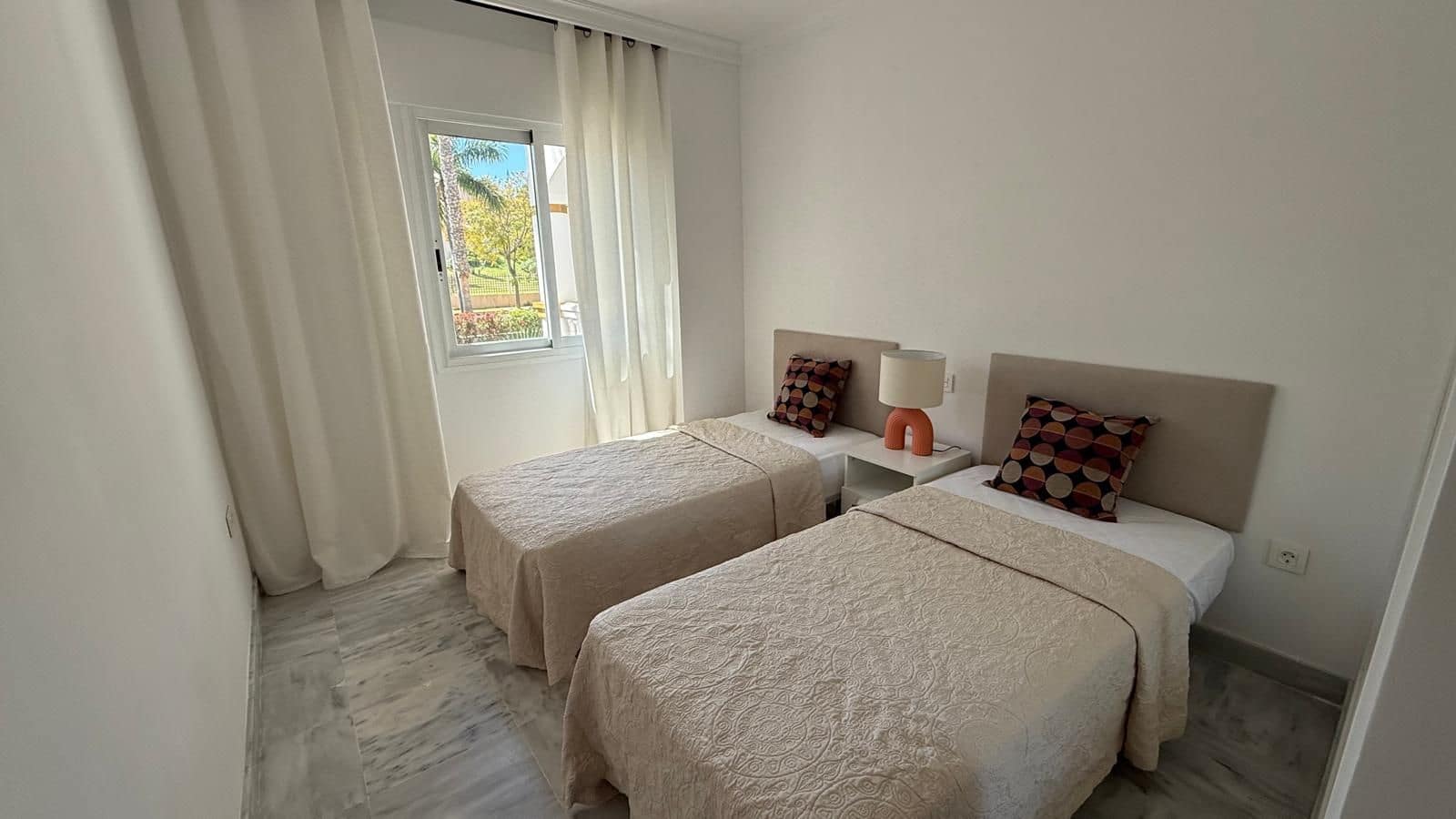 2 soverom Leilighet til salgs i Nueva Andalucia - € 450 000 (Ref: 9796425)