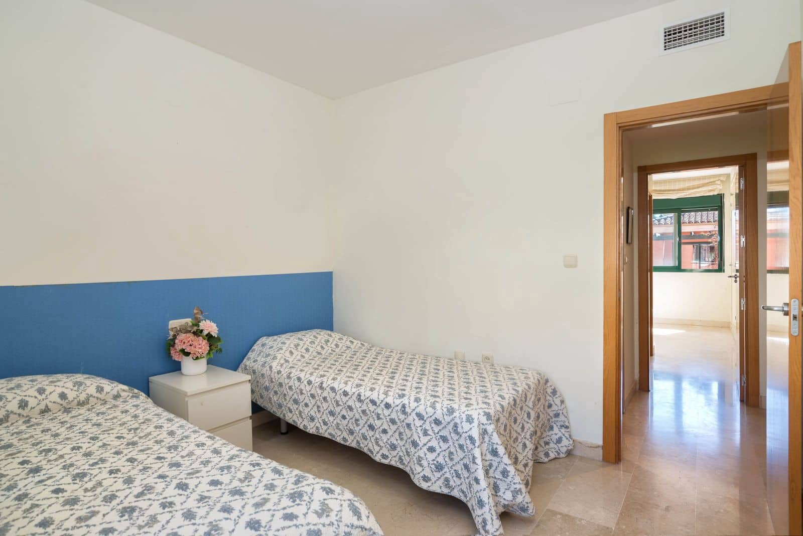 Apartamento de 2 habitaciones en Marbesa en venta - 389.000 € (Ref: 9796431)