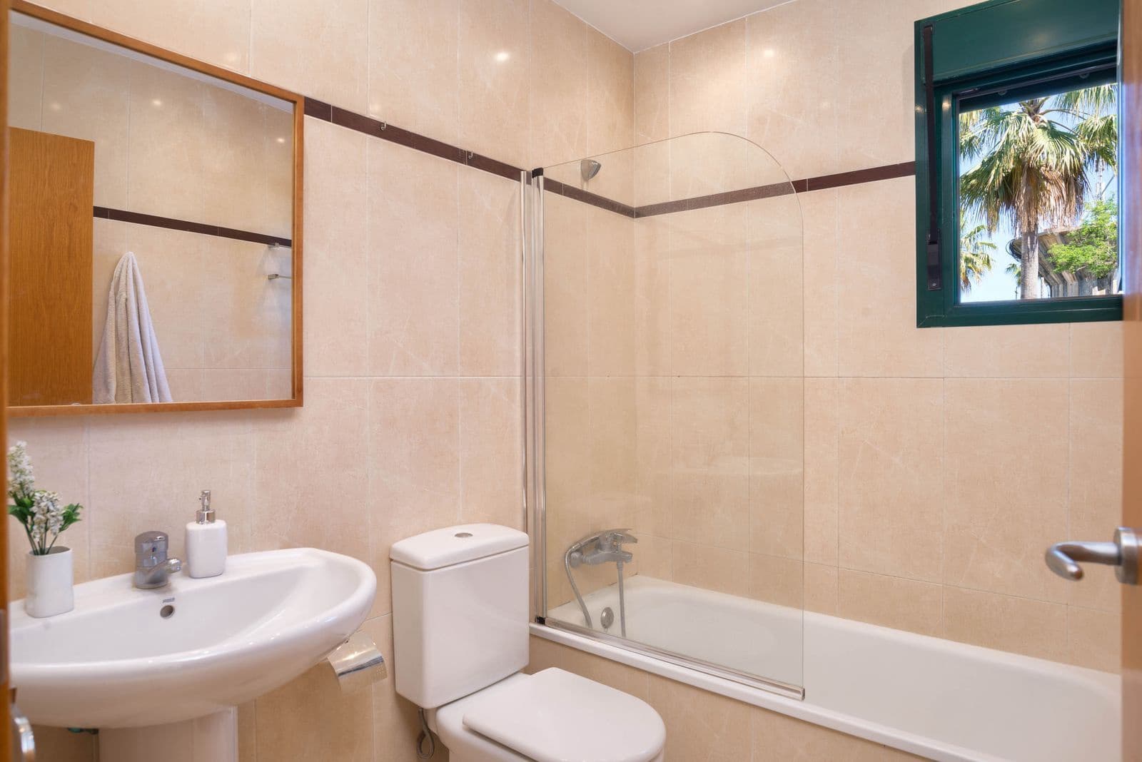 Apartamento de 2 habitaciones en Marbesa en venta - 389.000 € (Ref: 9796431)