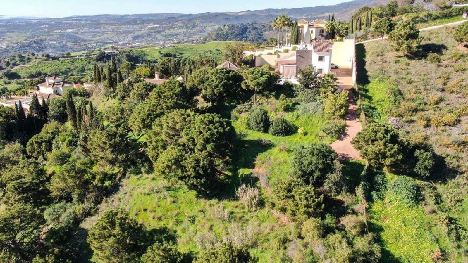 6 sypialnia Willa na sprzedaż w Estepona - 995 000 € (Ref: 9796436)