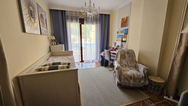 Apartamento de 1 habitación en El Paraiso, Estepona en venta - 257.000 € (Ref: 9796441)