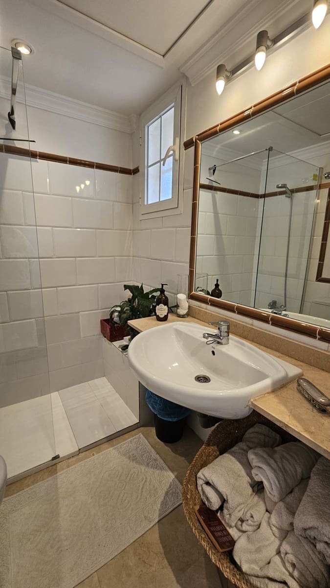 4 bedroom Townhouse for sale in San Pedro de Alcantara - € 950,000 (Ref: 9796444)