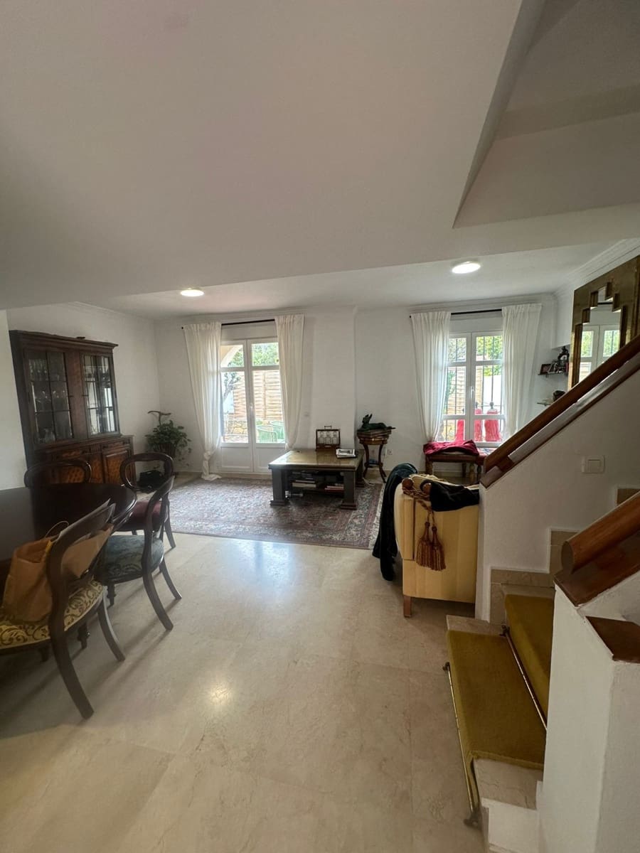 4 bedroom Townhouse for sale in San Pedro de Alcantara - € 950,000 (Ref: 9796444)