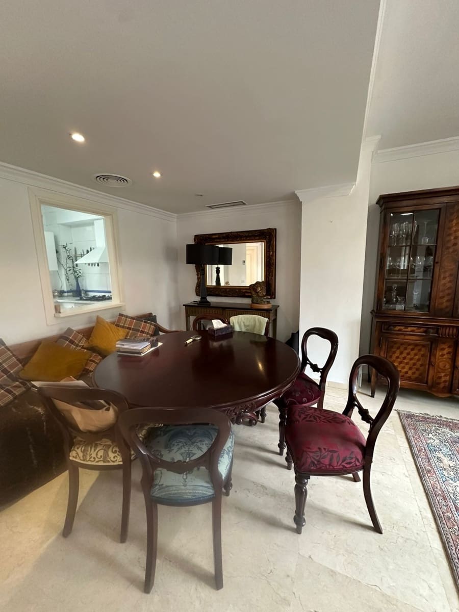 4 bedroom Townhouse for sale in San Pedro de Alcantara - € 950,000 (Ref: 9796444)