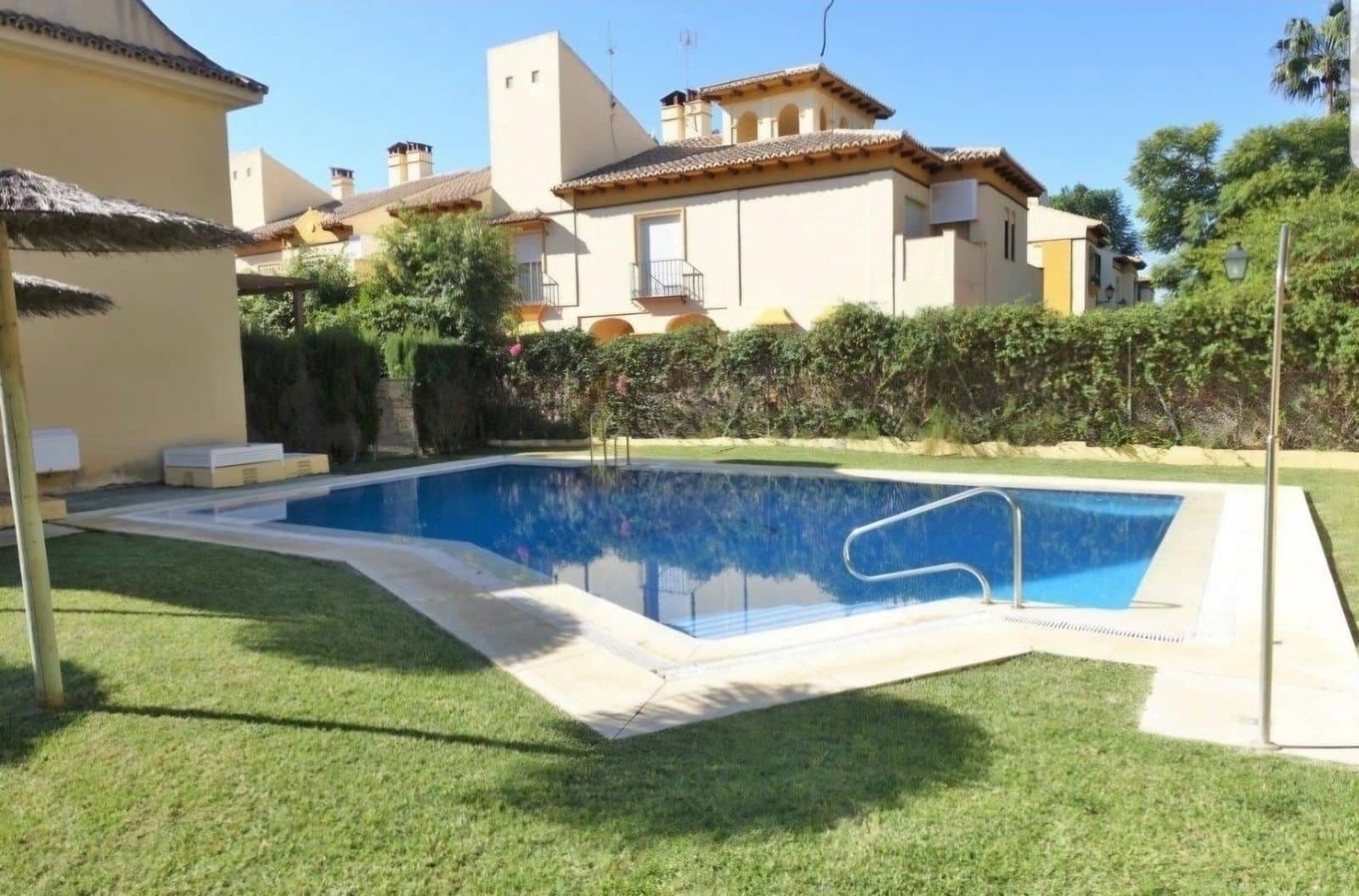 4 bedroom Townhouse for sale in San Pedro de Alcantara - € 950,000 (Ref: 9796444)