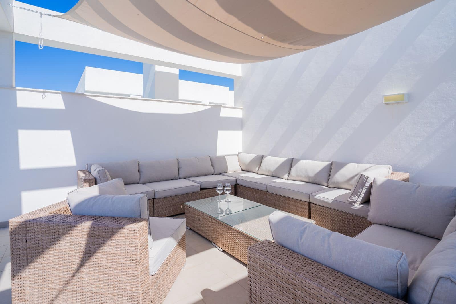 3 slaapkamer Penthouse te koop in Estepona - € 559.000 (Ref: 9796446)