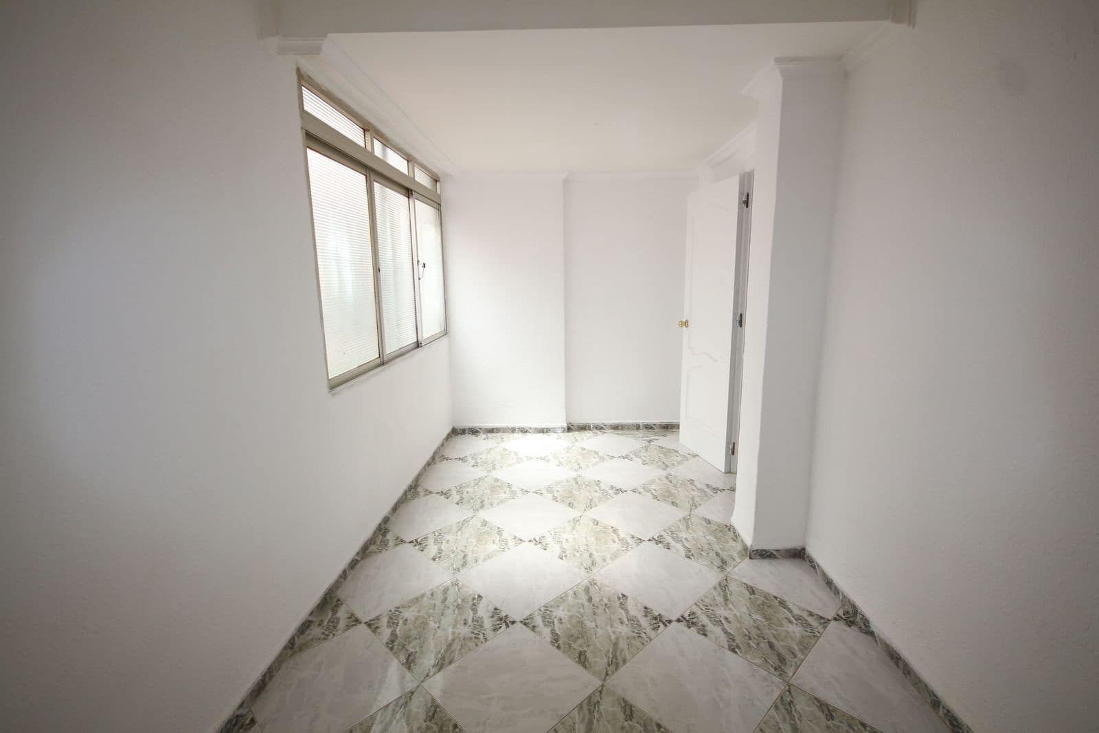 4 Zimmer Apartment zu verkaufen in Malaga Stadt - 450.000 € (Ref: 9796448)