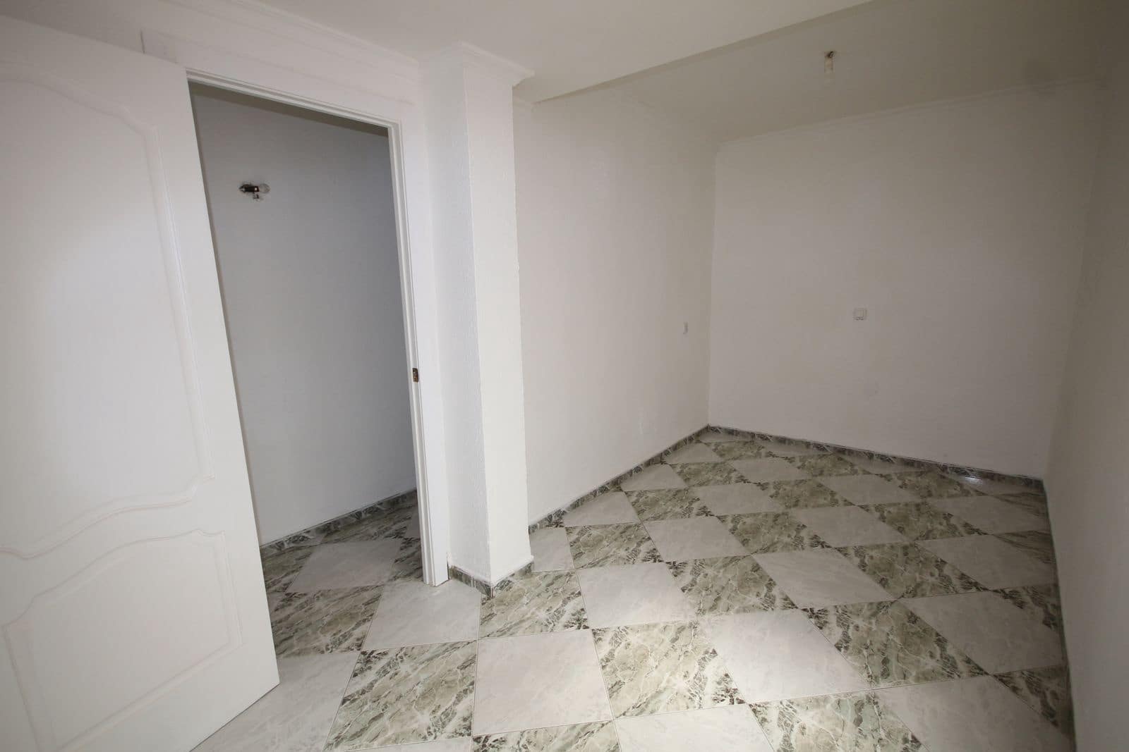 4 Zimmer Apartment zu verkaufen in Malaga Stadt - 450.000 € (Ref: 9796448)