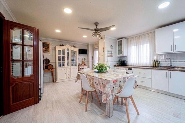 4 chambre Appartement à vendre à Victoria Eugenia, Malaga ville - 539 000 € (Ref: 9796449)