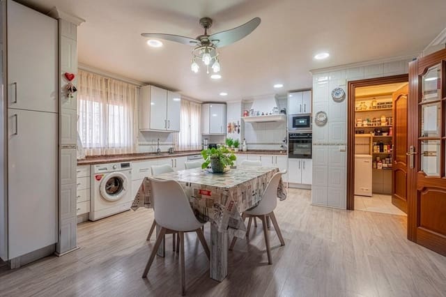 4 chambre Appartement à vendre à Victoria Eugenia, Malaga ville - 539 000 € (Ref: 9796449)