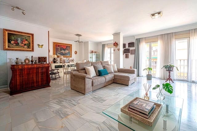 4 chambre Appartement à vendre à Victoria Eugenia, Malaga ville - 539 000 € (Ref: 9796449)