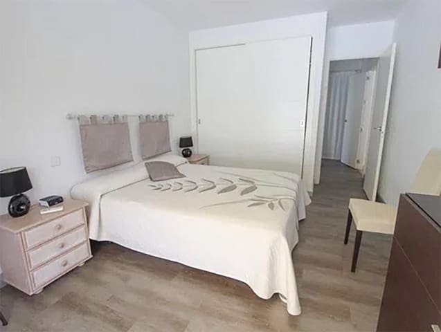 Chalet de 3 habitaciones en Nueva Andalucia, Marbella en venta - 980.000 € (Ref: 9796451)