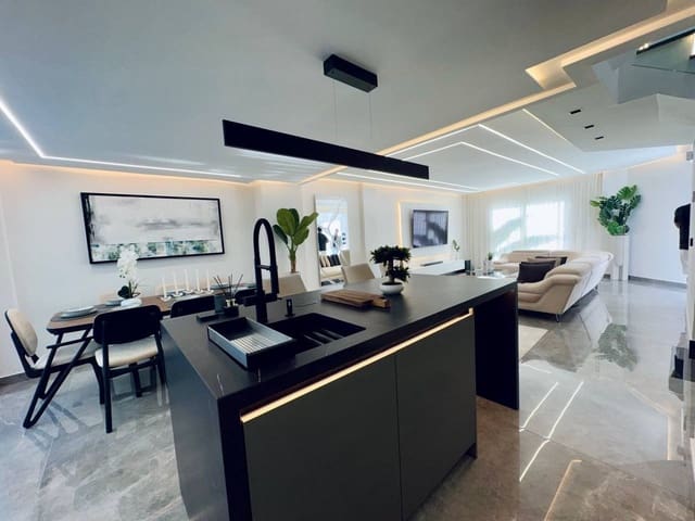 3 soveværelse Byhus til salg i Marbella - € 1.195.000 (Ref: 9796460)