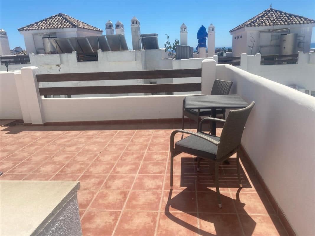 2 sypialnia Penthouse na sprzedaż w Estepona - 299 950 € (Ref: 9796467)