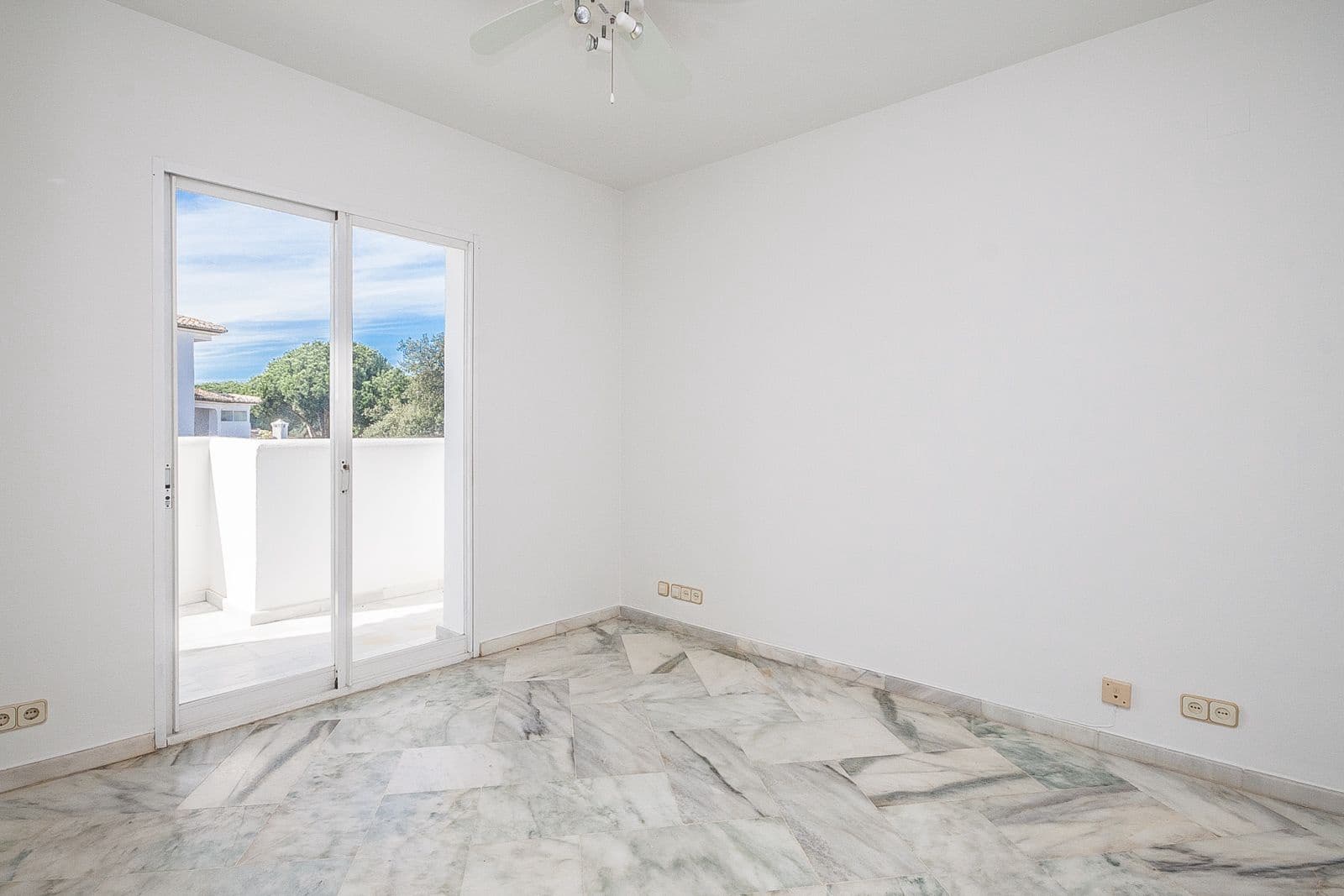 2 chambre Appartement à vendre à Elviria - 465 000 € (Ref: 9796471)