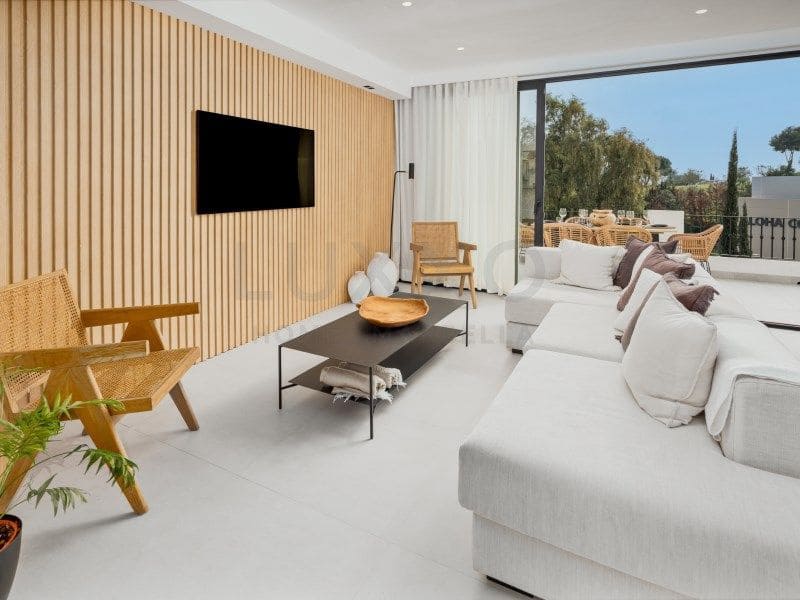 3 soveværelse Byhus til salg i Nueva Andalucia - € 850.000 (Ref: 9796472)