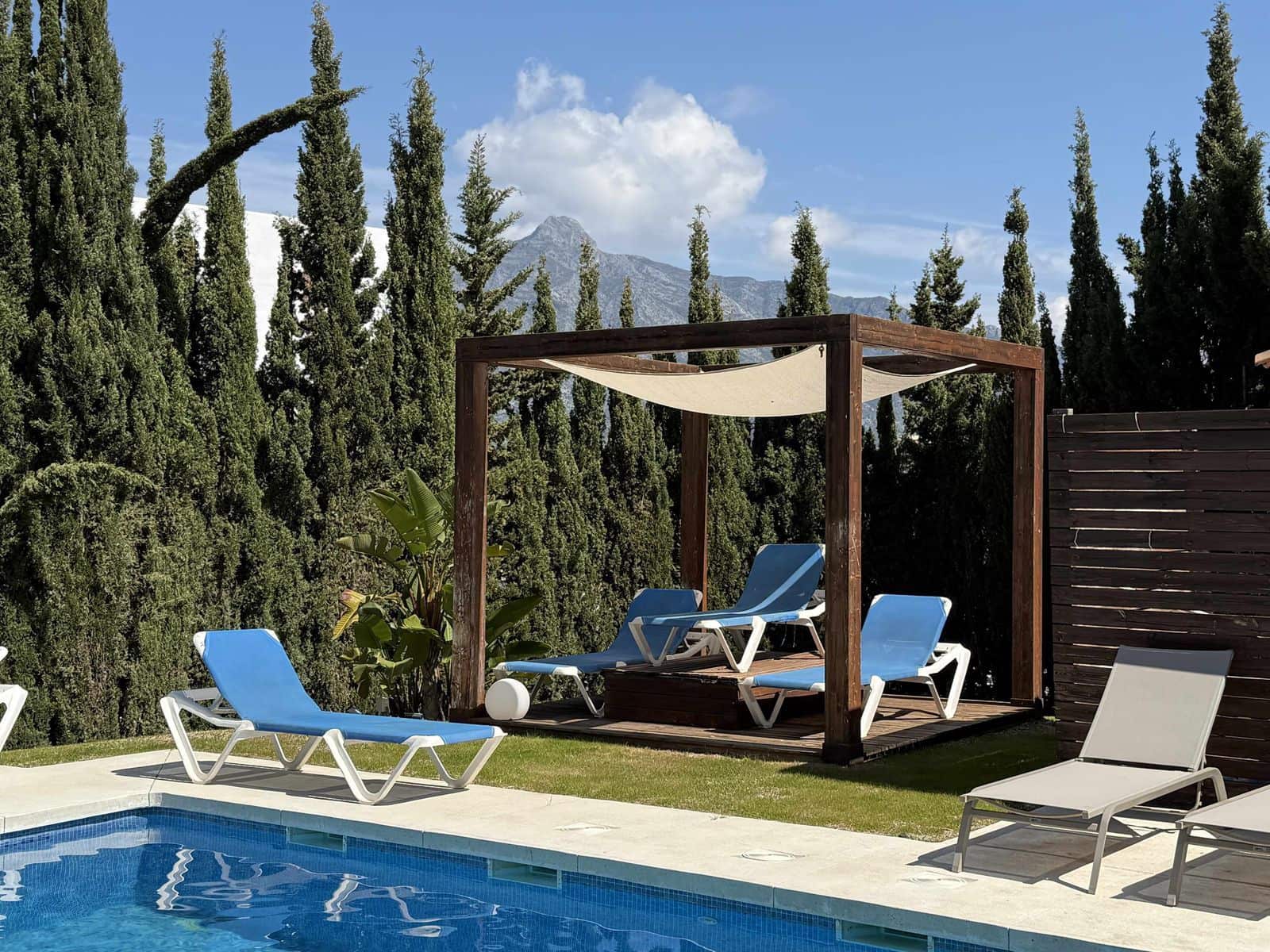 1 sypialnia Apartament na sprzedaż w Nueva Andalucia - 420 000 € (Ref: 9796474)