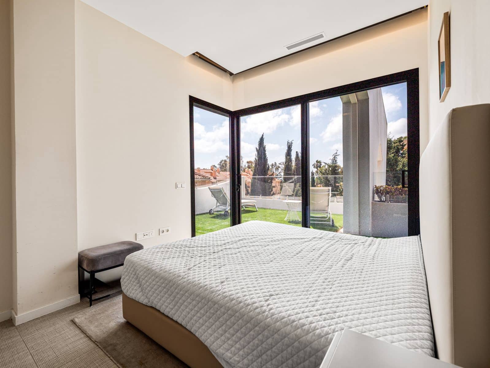 3 makuuhuone Kattohuoneisto myytävänä paikassa Cabopino - 1 250 000 € (Ref: 9796477)