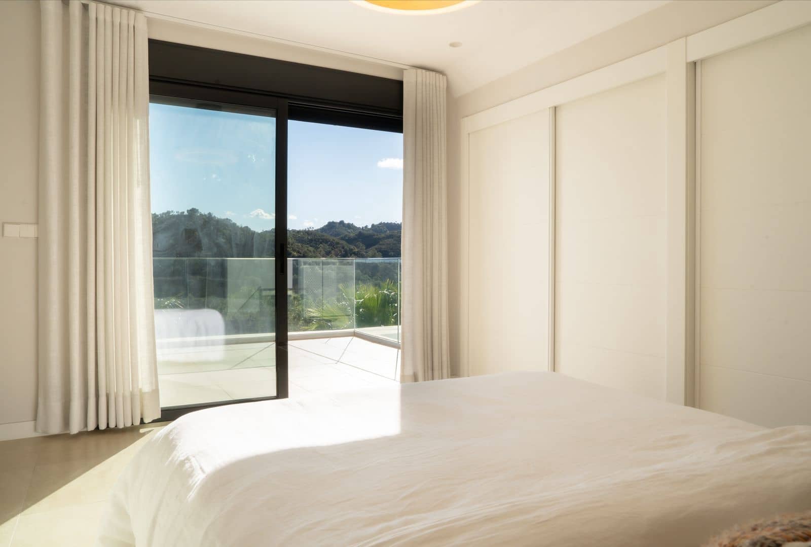 3 sypialnia Penthouse na sprzedaż w Estepona - 799 000 € (Ref: 9796481)