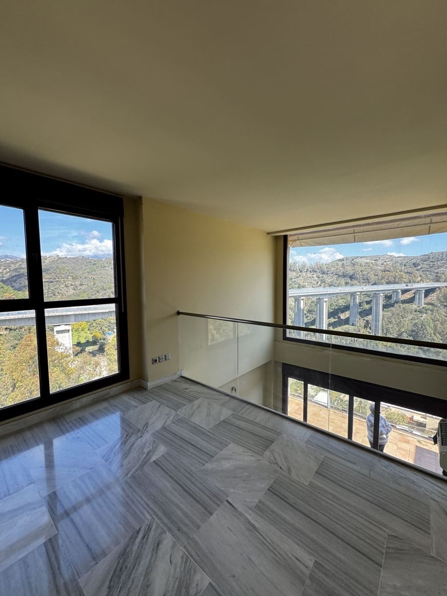 3 sypialnia Penthouse na sprzedaż w Benahavis - 349 000 € (Ref: 9796482)