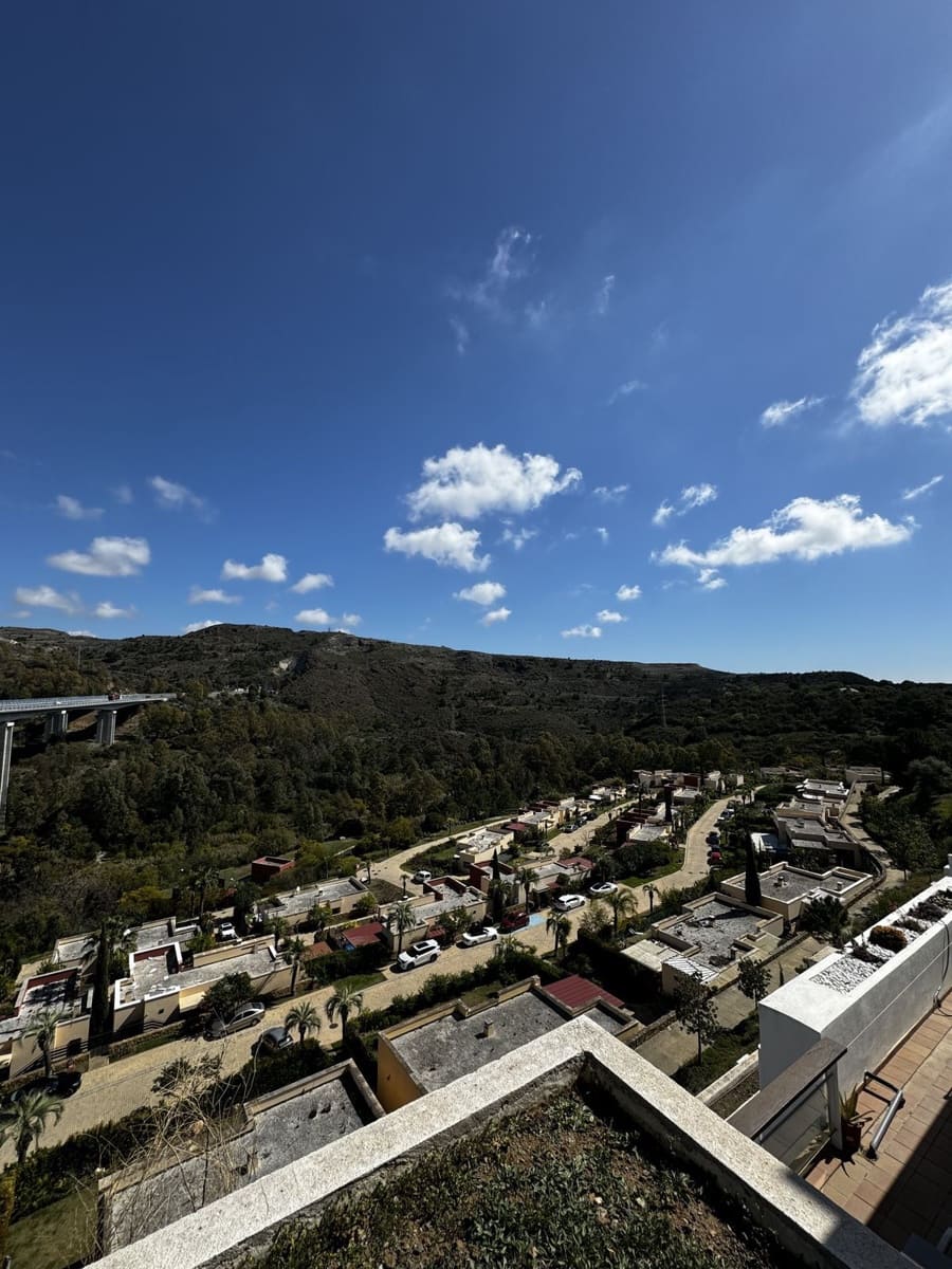 3 sypialnia Penthouse na sprzedaż w Benahavis - 349 000 € (Ref: 9796482)