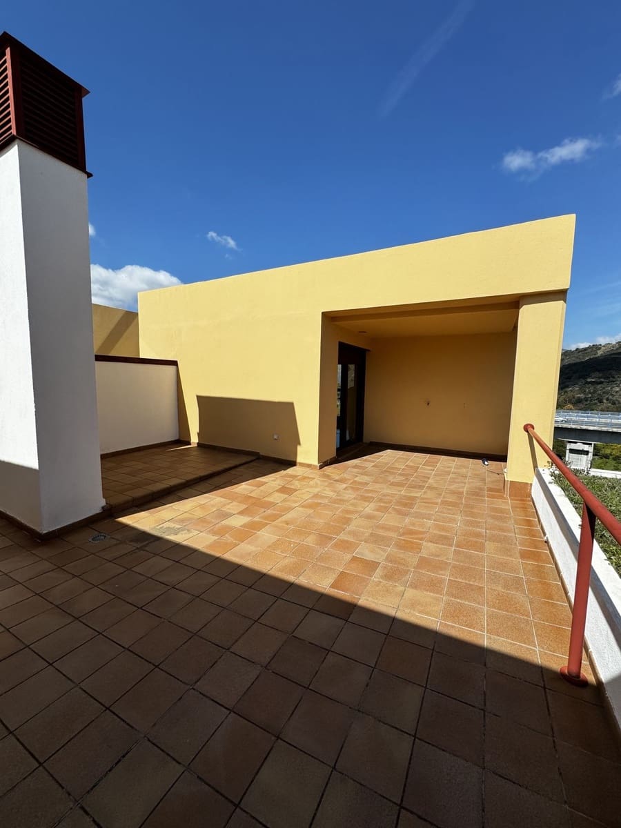 3 sypialnia Penthouse na sprzedaż w Benahavis - 349 000 € (Ref: 9796482)