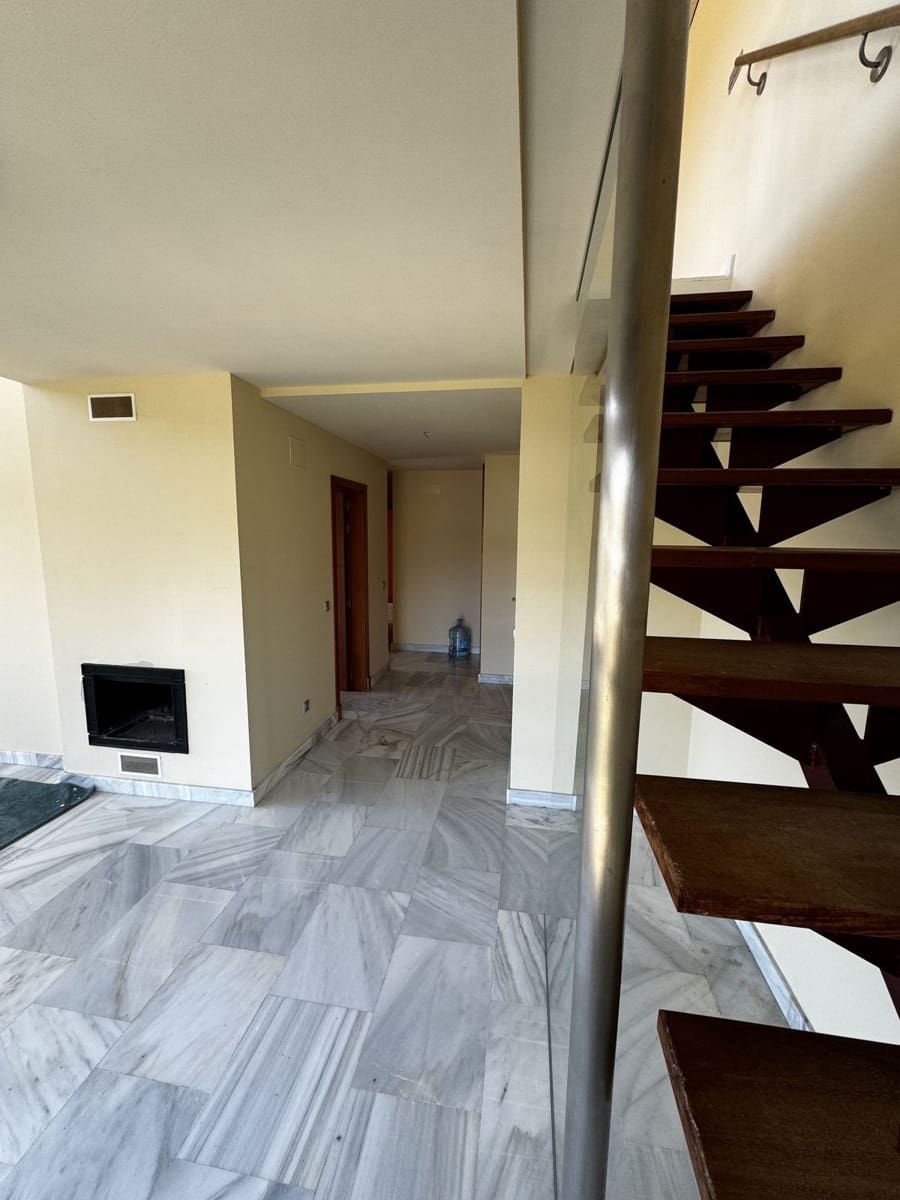 3 sypialnia Penthouse na sprzedaż w Benahavis - 349 000 € (Ref: 9796482)