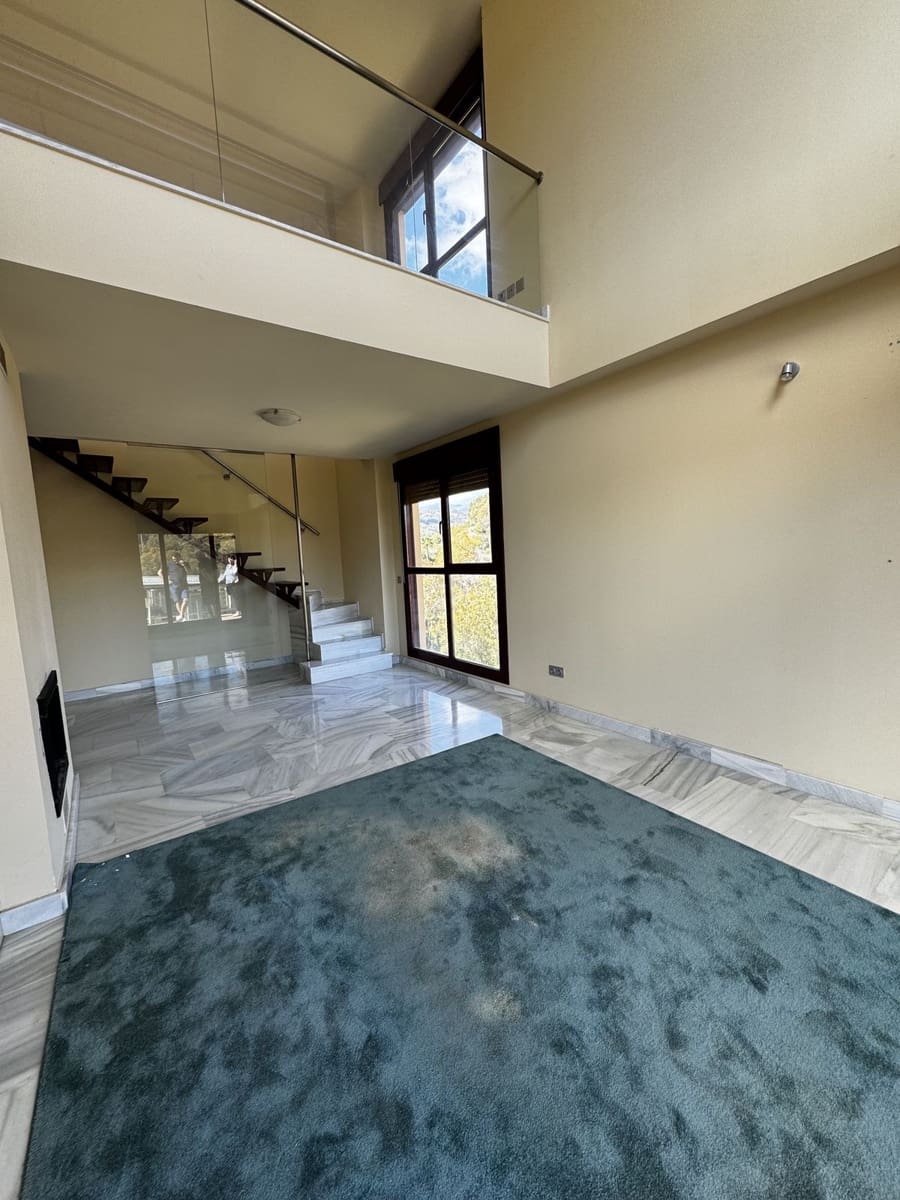 3 sypialnia Penthouse na sprzedaż w Benahavis - 349 000 € (Ref: 9796482)